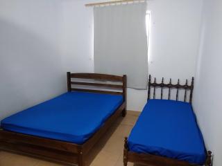 Casa 2 quartos e sala com cozinha e banheiro de FRENTE pro RIO em Caraguagautatuba Porto Novo 900 metros da Praia - 8