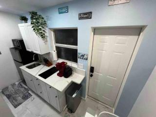 Ocean Oasis Studio *5 min to beach* - Fort Lauderdale - 6