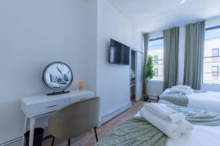 Sage Stay by the Train, We Pay Half Your Parking, 2 Queen Beds plus Sleeps 6 - Hoboken - 3