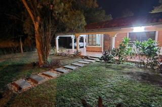 Casa familiar estilo colonial a metros del lago - San Bernardino - 6