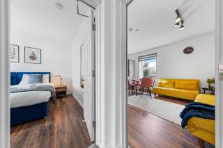 20 Percent Off-Sleeps 11-Central-Games-Free Parking - Southampton - 3