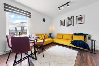 20 Percent Off-Sleeps 11-Central-Games-Free Parking - Southampton - 0