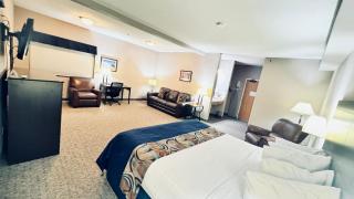 Garner INN & Suites - - 9