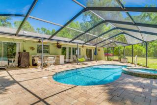 Lovely Crystal River Home with Lanai and Pool! - Crystal River - 0