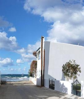 Salty Beach Cottage, 20m from Kini Beach - Ano Syros - 9