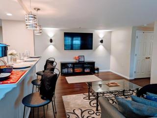 Lovely Luxury Condo - 7