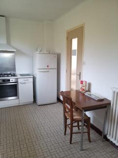 Saint Brieuc sortie ville Logement dans maison année 1970 disposant de 5 chambres 6 personnes adultes ou enfants - 1