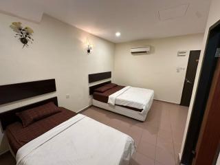 Ezzy In Hotel - Seri Manjung - 8