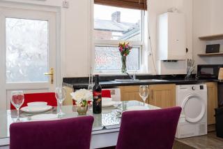 Cosy Two bedroom Terrace Blackburn - Cherry Tree - 3