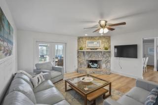 Southern Mermaid Cottage- Pet Friendly Fenced - Saint Joe Beach - 2