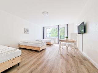 RAJ Living - Monteurwohnungen - 3 Schlafzimmer - Küche - Balkon - Waschmaschine - 25 Min zur Messe DUS - Heiligenhaus - 5