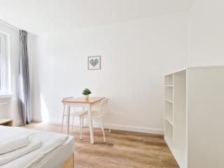 RAJ Living - Monteurwohnungen - 3 Schlafzimmer - Küche - Balkon - Waschmaschine - 25 Min zur Messe DUS - Heiligenhaus - 3