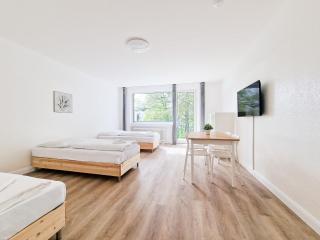 RAJ Living - Monteurwohnungen - 3 Schlafzimmer - Küche - Balkon - Waschmaschine - 25 Min zur Messe DUS - Heiligenhaus - 0