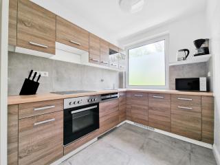RAJ Living - Monteurwohnungen - 3 Schlafzimmer - Küche - Balkon - Waschmaschine - 25 Min zur Messe DUS - Heiligenhaus - 8