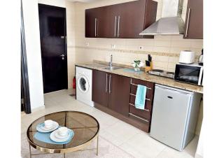 Elevate your lifestyle at Goldcrest BLDG. - Dubai - 1