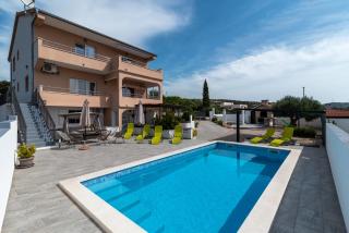 Vila Leona - Rogoznica - 1