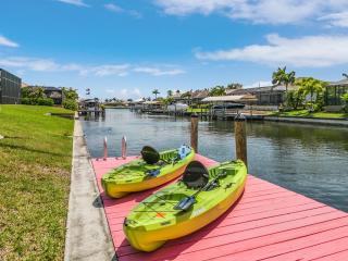 Gulf Access, Kayaks, Heated Pool - Villa Happy Hour - Roelens Vacations - Cape Coral - 2