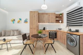 Urban Chic Apartment in the Heart of Athens - 9