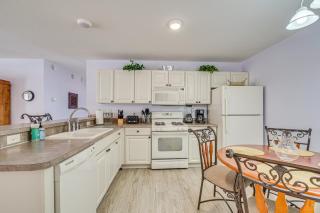 Home with Resort Amenities in The Villages - The Villages - 9
