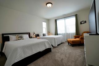 Luxe 4BR Home with Hot Tub & Sauna - Belgrade - 6