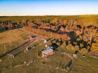 Beaconsfield Cottage - Essington - 3
