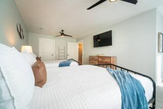 Gorgeous Modern Farmhouse w/Hot Tub & Pool Table - Helen - 5