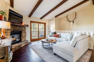 Pine Perch ~ Cozy Mountain Cabin w/ Views - 0