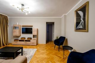 Smiling Heaven - Bucarest - 0