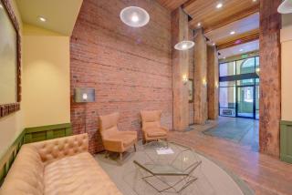 103 Belltown Modern and Bright in the Heart of Belltown Queen Bed - Seattle - 2