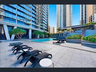 Circle on Cavill - Hosted by Coastal Letting - Gold Coast - 7