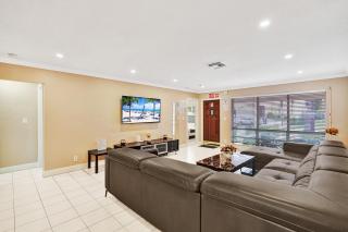 Deluxe 5BR Villa Heated Pool near Hollywood Beach - 4