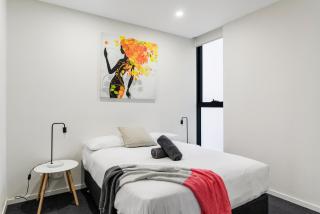 Complete Host Essence Apartments - 1