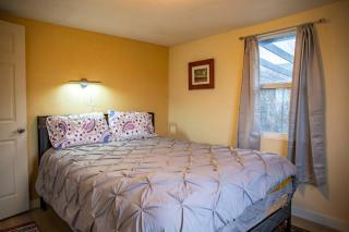 2 bed 1 bath cottage home - Price - 0