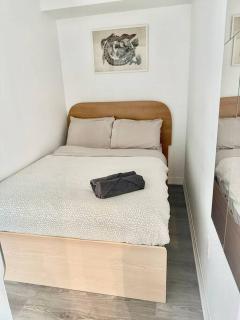 Cozy Condo Near EatonCentre Mall - 7