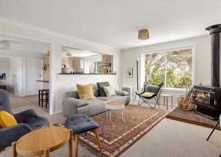 Hilltop Getaway, Stunning Sunsets, Close to Beach - Rye - 0