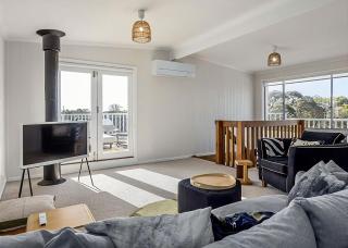 Hilltop Getaway, Stunning Sunsets, Close to Beach - Rye - 3