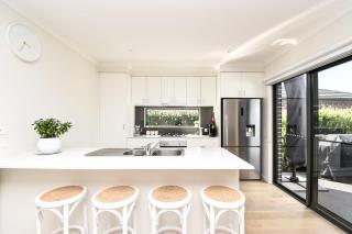 Coastal Beach Escape - Rosebud - 0