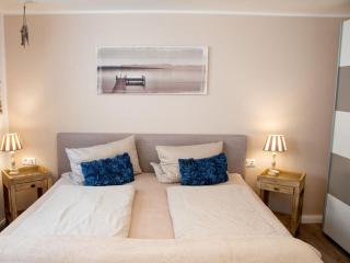 Porthole in the Seute Deern house - Juist - 5