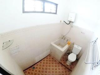 Guest House MW 46 by NmRooms - Demangan - 6