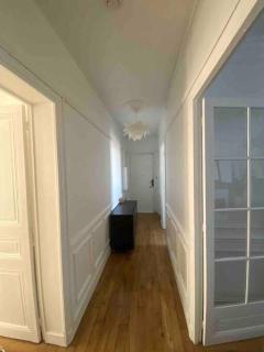 Superbe appartement avec moulures et cheminé - Clichy - 7