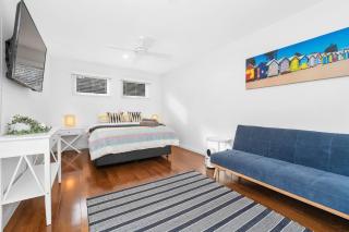 Coastal Chic Spa Retreat - Rye - 6