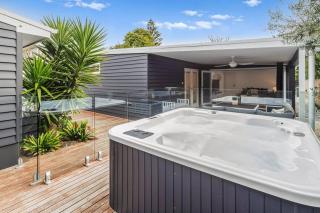 Coastal Chic Spa Retreat - Rye - 4