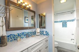 Oceanside Beach Condos - Oceanside - 4