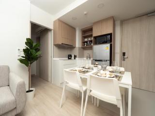 Excellent 2bd apartment with a patio - Phuket - 2