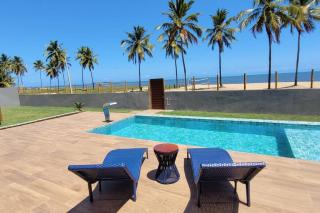 Piscina aquecida, 5 suítes e pé na areia com vista espetacular!! - 4