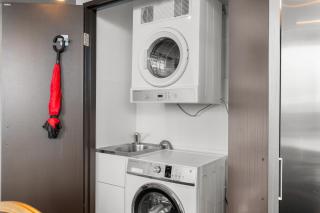 Elegant 1-Bed by Riverside Park & Amenities - Sydney - 1