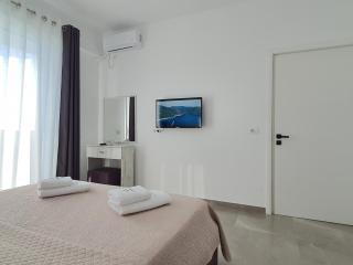 FLORE Rooms - Sarandë - 8
