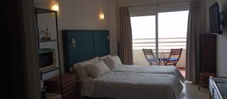 Seafront apartment with pool - 9