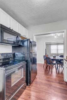 Modern 2 BR Condo - 2 block from San Marco - 3