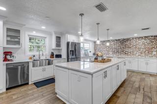 Spacious Home w Pool-Tucked Away in Jax Beach - Jacksonville Beach - 7